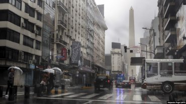 В Южной Америке из-за ливня отключилось электричество