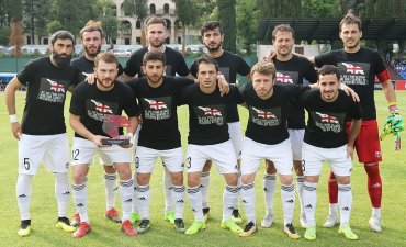 Грузинские футболисты на поле устроили акцию против российской оккупации