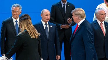 Трамп похлопал Путина по плечу перед саммитом G20