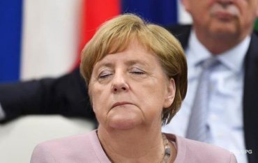 Меркель потерялась во времени и пространстве