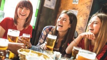 Ученые выяснили, что женщинам алкоголь нравится больше, чем мужчинам