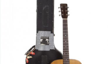 Гитара Курта Кобейна продана на аукционе за рекордную цену