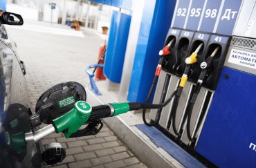 АЗСам разрешили повышать цены на топливо