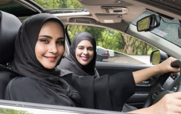 Женщинам Саудовской Аравии разрешили жить и путешествовать самостоятельно