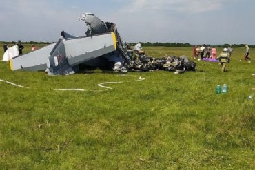 В России разбился самолет с парашютистами