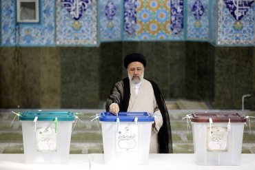 В Иране на выборах президента победил консерватор
