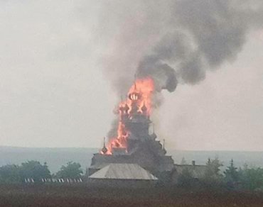 Россияне нанесли удар по Святогорской лавре: сгорела историческая деревянная церковь 1912 года