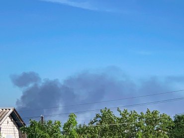 Обстрел Николаева: огромный столб дыма поднялся в районе порта