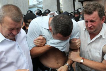 Кличко пострадал на митинге защитников украинского языка