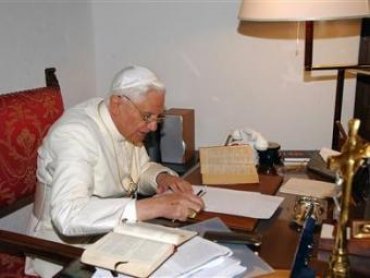 Бенедикт XVI без объяснения причин отправил в отставку епископа из Словакии