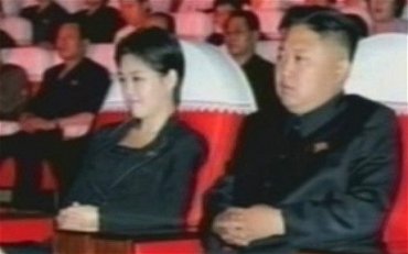 Молодой лидер КНДР пришел на концерт с таинственной незнакомкой