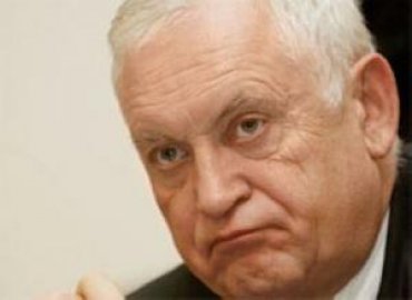 В Горловке депутат от Партии регионов раздает пенсионерам по 100 гривен «на лечение»