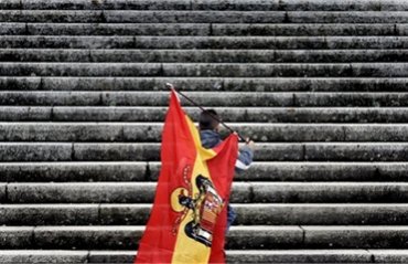 Степень рисков по долгам Испании достигла исторического максимума