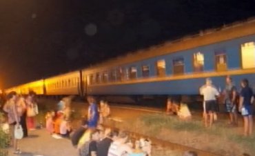Поезд Херсон-Харьков опоздал на пять часов из-за пьяного шизофреника
