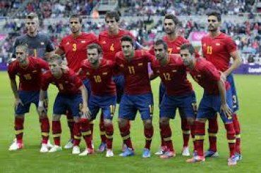 Сборная Испании по футболу проиграла первые матчи и покидает Олимпиаду