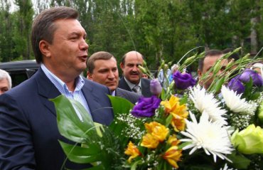 Депутаты от оппозиции не поздравили Януковича с днем рождения. И Путин тоже
