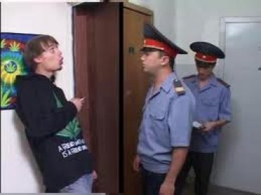 Большинство украинских наркоманов делают наркотики сами или покупают у милиции