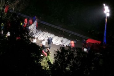 В Италии автобус сорвался с эстакады – 38 погибших