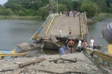 За ночь террористы подорвали два моста в Донецкой области