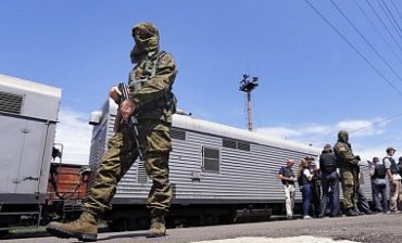 Поезд с телами погибших со сбитого Boeing едет из Донецка в Харьков