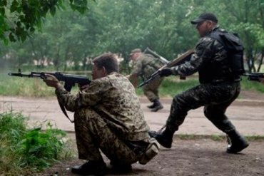 Боевику бегут в центр Донецка или пытаются прорвать границу