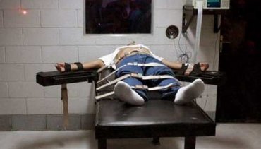 В США два часа казнили преступника через введение смертельной инъекции