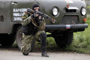 Под Донецком террористы расстреляли автобус с детьми