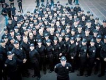 Новые полицейские Киева чистят соцсети от своих непристойных фото