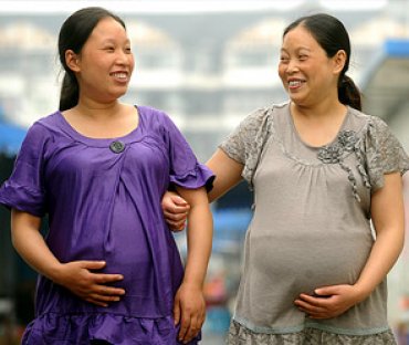 В Китае сотрудницам запретили рожать без разрешения начальства