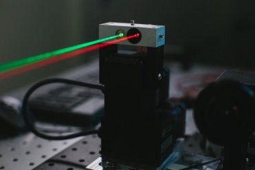 Цукерберг продемонстрировал лазерную передачу данных