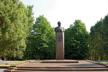 В Днепродзержинске снесут памятник Брежневу