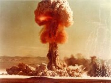 США успешно испытали новую ядерную бомбу