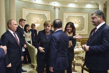 Порошенко, Меркель, Олланд и Путин обсудили ситуацию на Донбассе