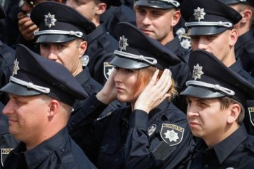 В Киеве уволили четырех новых полицейских за пьянку