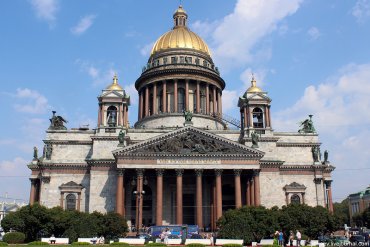 РПЦ просит отдать ей Исаакиевский собор в Петербурге