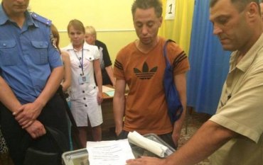 Глава ЦИК не заметил нарушений на выборах в Чернигове