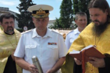 УПЦ МП в Крыму освятили закладку храма для российских морских пехотинцев