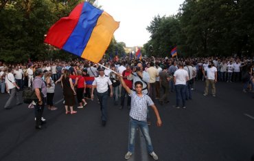 В Ереване пытались возобновить акцию протеста