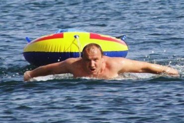 Севастопольский пловец отказался возвращаться в Крым из-за угрозы ареста