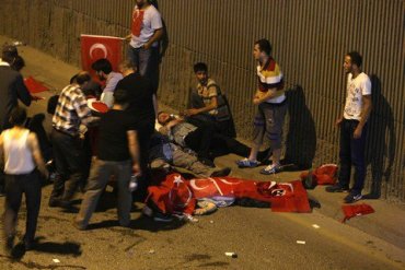 190 человек погибли в Турции во время попытки военного переворота