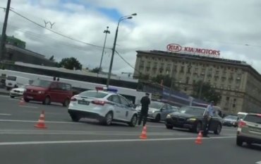 В центре Москвы автомобиль Минобороны РФ задавил пешехода