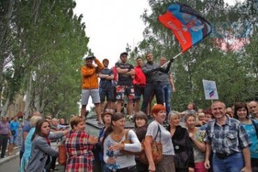 В «ДНР» две тысячи «мирных шахтеров» отрабатывали нападение на миссию ОБСЕ