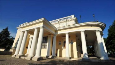 В Воронцовском дворце Одессы археологи обнаружили новые подземелья и исторические лестницы