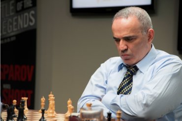 Каспаров возобновит карьеру шахматиста
