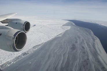 От Антарктиды откололся «Айсберг века»