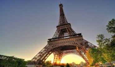 В Париже из-за Трампа закрыли Эйфелеву башню