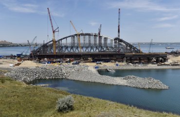 Россия почти достроила Керченский мост