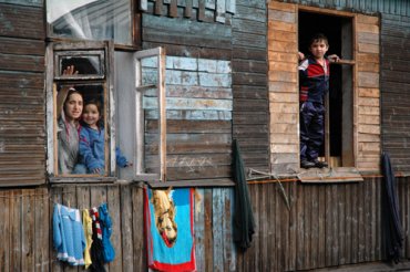 В России начали сносить дома цыган