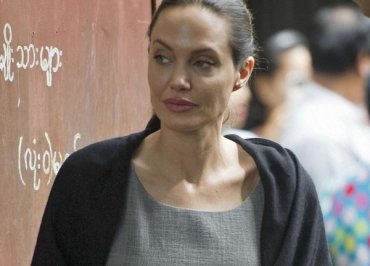 У Анджелины Джоли парализовало половину лица