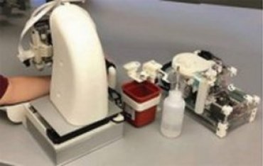 Создан робот-лаборант, умеющий брать кровь и проводить ее анализ